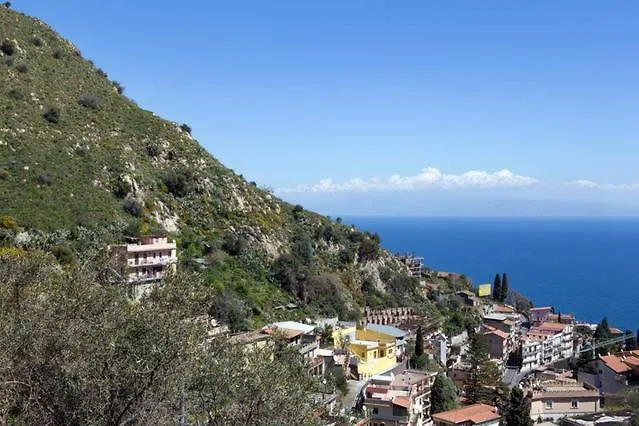 Carly & Dane Vacation House Taormina Alloggio in famiglia