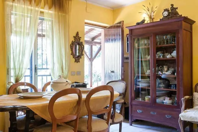 Carly & Dane Vacation House Taormina